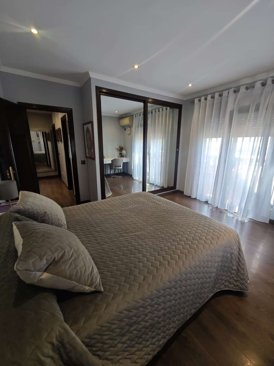 5 bedroom Villa for sale in Torrox with pool garage - € 800,000 (Ref: 8505559)
