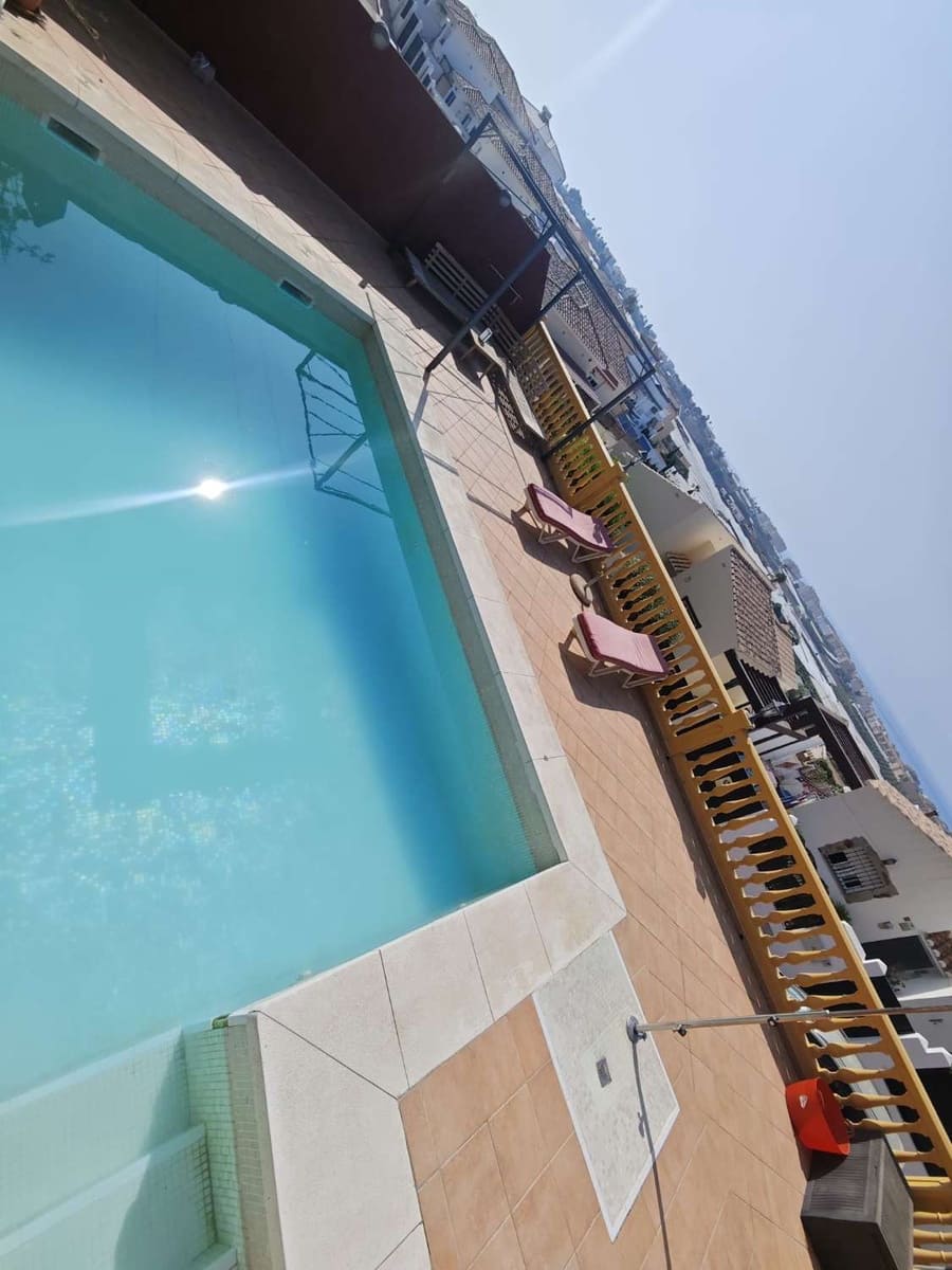 5 bedroom Villa for sale in Torrox with pool garage - € 800,000 (Ref: 8505559)
