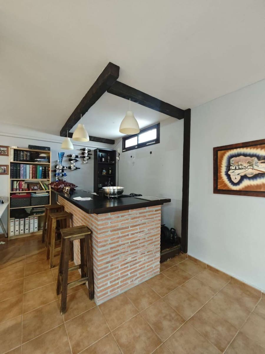 5 bedroom Villa for sale in Torrox with pool garage - € 800,000 (Ref: 8505559)
