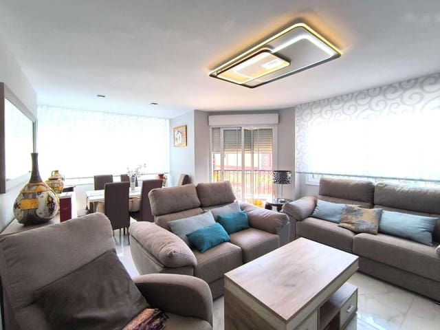 3 bedroom Flat for sale in Torre del Mar, Vélez-Málaga - € 400,000 (Ref: 8588062)