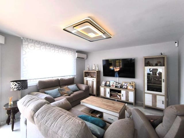 3 bedroom Flat for sale in Torre del Mar, Vélez-Málaga - € 400,000 (Ref: 8588062)
