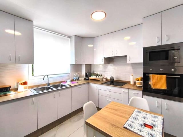 3 bedroom Flat for sale in Torre del Mar, Vélez-Málaga - € 400,000 (Ref: 8588062)
