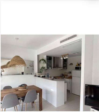 Huoneisto vuokrattavana paikassa Moraira, Teulada-Moraira mukana 
autotalli - 1 250 € (Ref: 10030606)