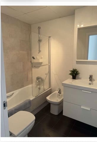 Huoneisto vuokrattavana paikassa Moraira, Teulada-Moraira mukana 
autotalli - 1 250 € (Ref: 10030606)
