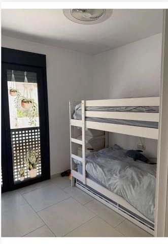 Huoneisto vuokrattavana paikassa Moraira, Teulada-Moraira mukana 
autotalli - 1 250 € (Ref: 10030606)