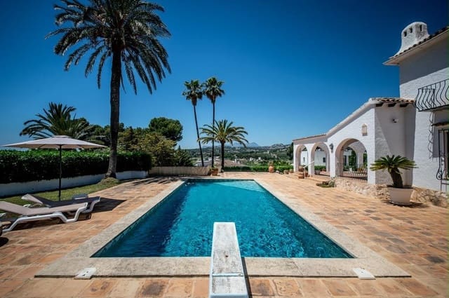 5 soverom Villa til salgs i Moraira, Teulada-Moraira med svømmebasseng garasje - € 1 699 000 (Ref: 10043042)