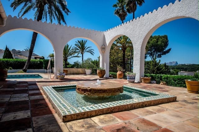 5 soverom Villa til salgs i Moraira, Teulada-Moraira med svømmebasseng garasje - € 1 699 000 (Ref: 10043042)