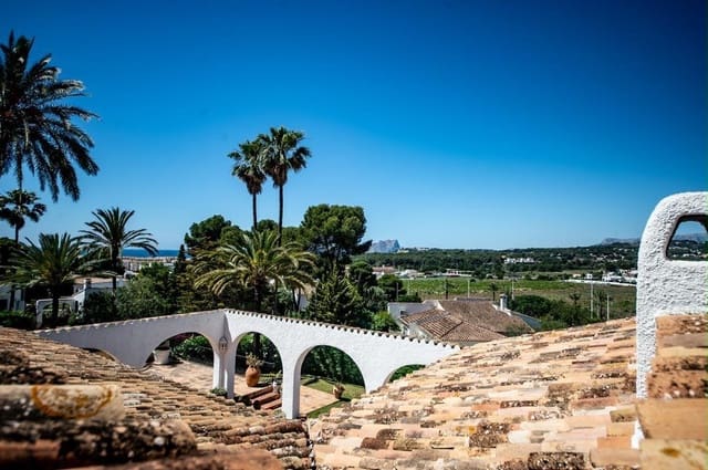 5 soverom Villa til salgs i Moraira, Teulada-Moraira med svømmebasseng garasje - € 1 699 000 (Ref: 10043042)