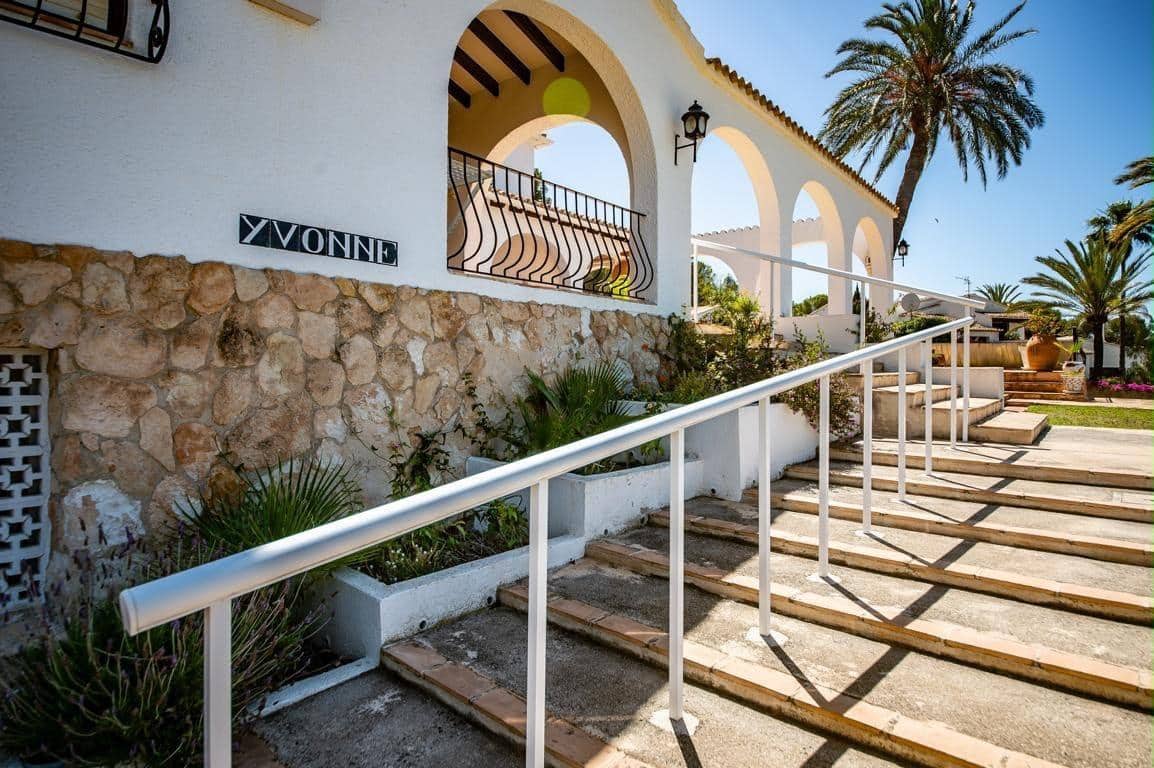5 soverom Villa til salgs i Moraira med svømmebasseng garasje - € 1 699 000 (Ref: 10043042)
