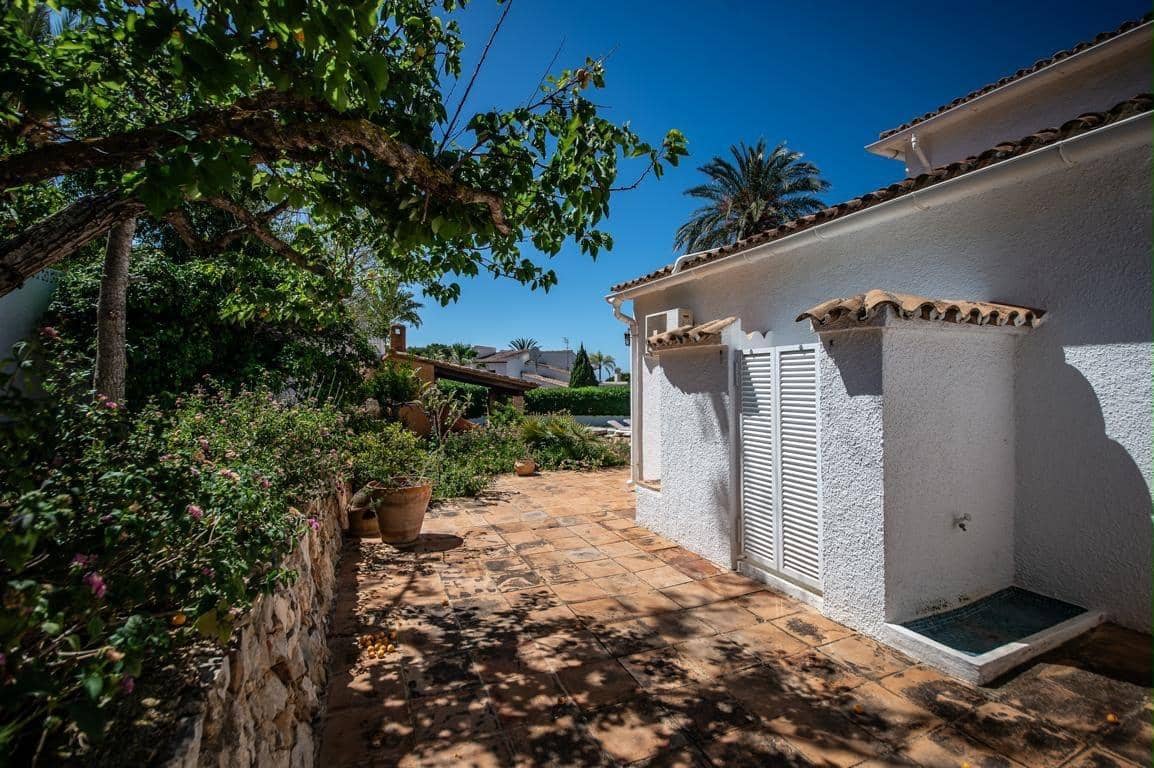 5 soverom Villa til salgs i Moraira med svømmebasseng garasje - € 1 699 000 (Ref: 10043042)