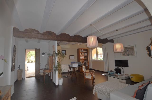 4 makuuhuone Huvila myytävänä paikassa Moraira, Teulada-Moraira mukana uima-altaan 
autotalli - 1 599 000 € (Ref: 10120225)