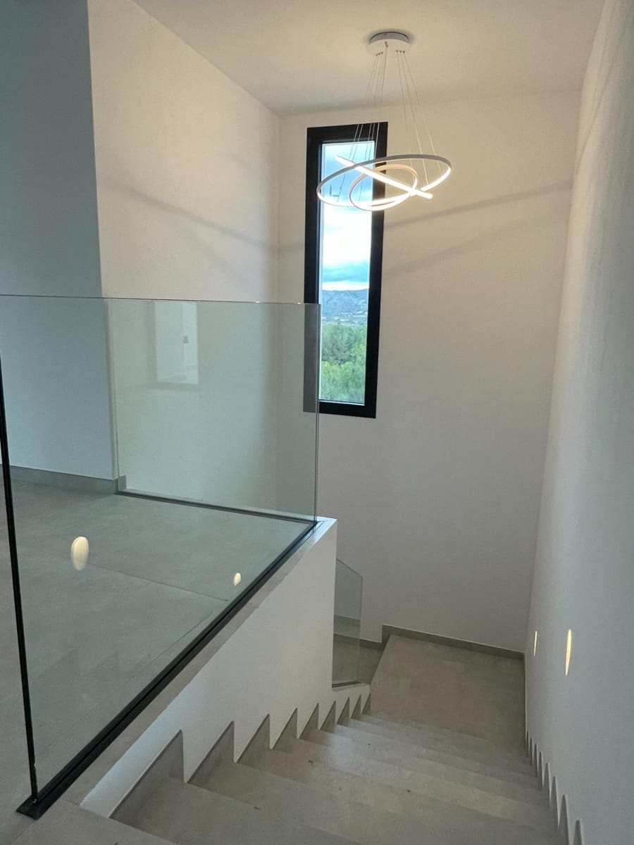 3 bedroom Villa for sale in Moraira with pool garage - € 2,250,000 (Ref: 3804676)