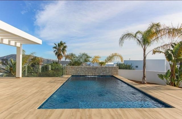 3 soveværelse Villa til salg i Moraira, Teulada-Moraira med swimmingpool garage - € 2.250.000 (Ref: 3804676)