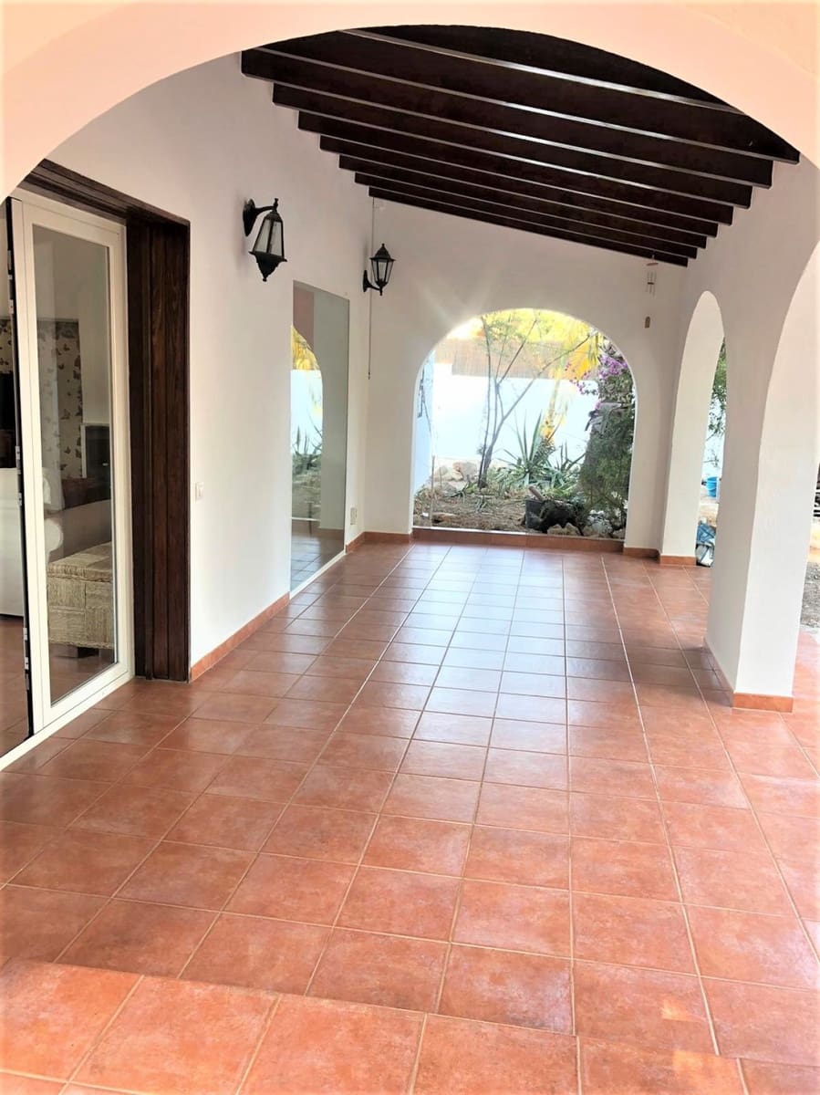 Villa/Maison de 4 chambres à louer à Moraira avec piscine - 1 900 € (Ref: 6160461)