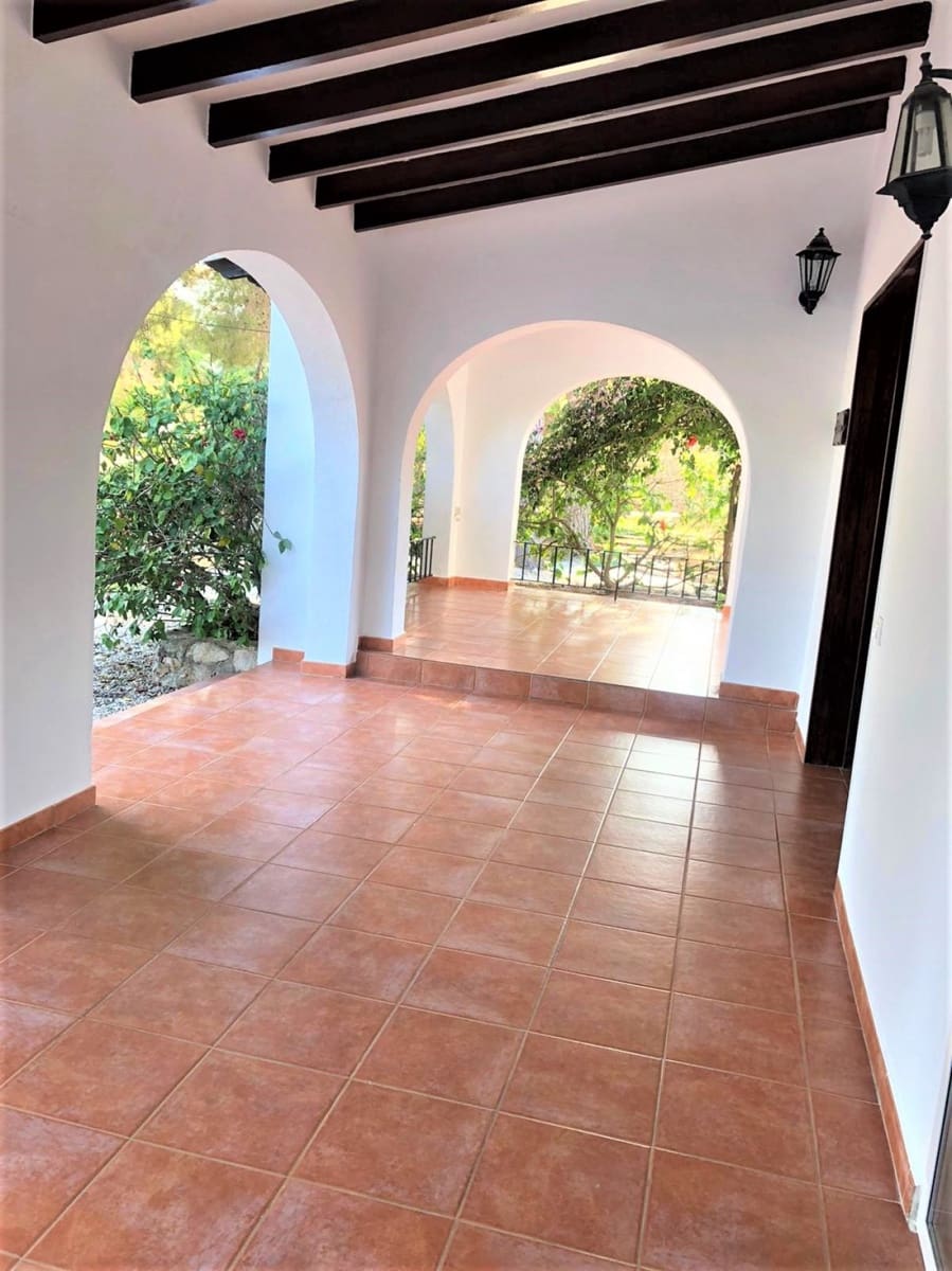 4 bedroom Villa for rent in Moraira with pool - € 1,900 (Ref: 6160461)