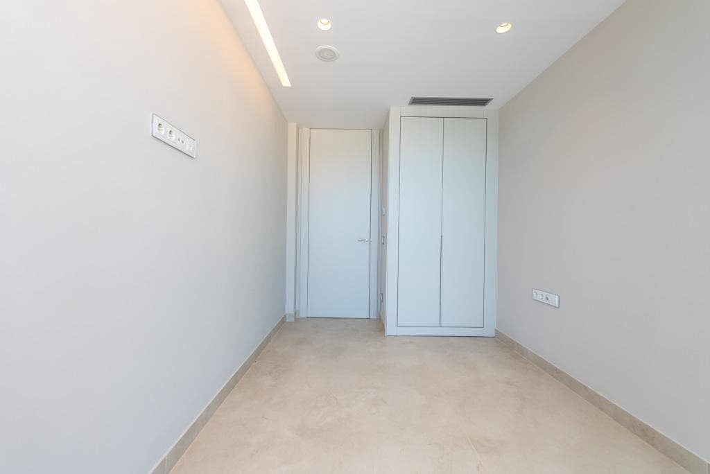 3 soveværelse Lejlighed til salg i Benidorm med swimmingpool garage - € 1.650.000 (Ref: 7002704)