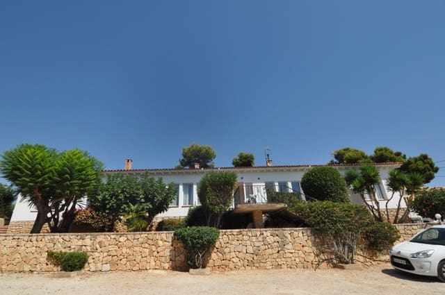 9 slaapkamer Villa te koop in Moraira, Teulada-Moraira - € 699.000 (Ref: 7026167)