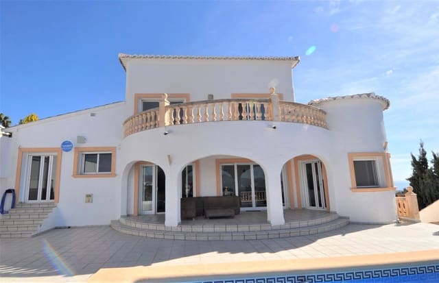 Chalet de 4 habitaciones en Cumbre del Sol, Benitachell / Benitatxell en venta con piscina garaje - 975.000 € (Ref: 7453378)