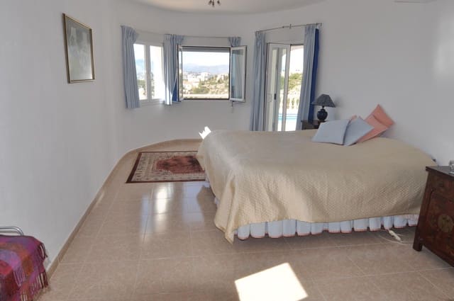 Chalet de 4 habitaciones en Cumbre del Sol, Benitachell / Benitatxell en venta con piscina garaje - 975.000 € (Ref: 7453378)