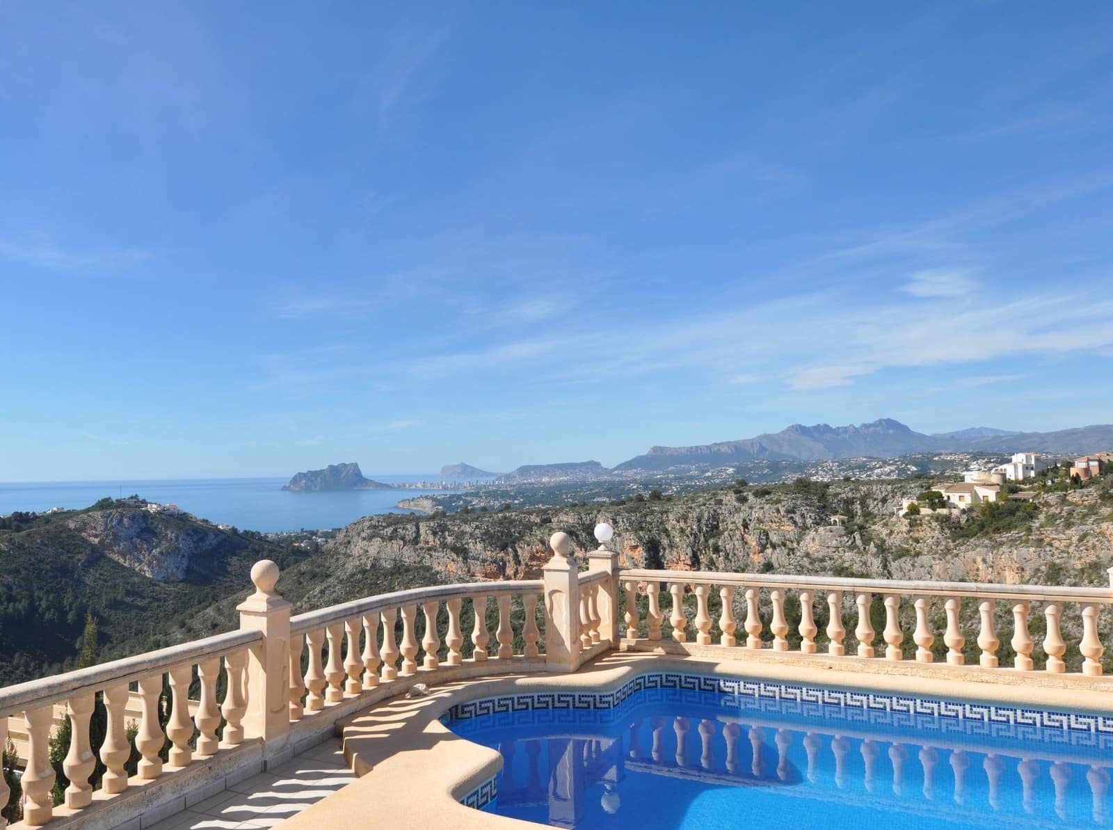 Chalet de 4 habitaciones en Cumbre del Sol en venta con piscina garaje - 975.000 € (Ref: 7453378)