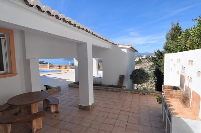 Chalet de 4 habitaciones en Cumbre del Sol, Benitachell / Benitatxell en venta con piscina garaje - 975.000 € (Ref: 7453378)