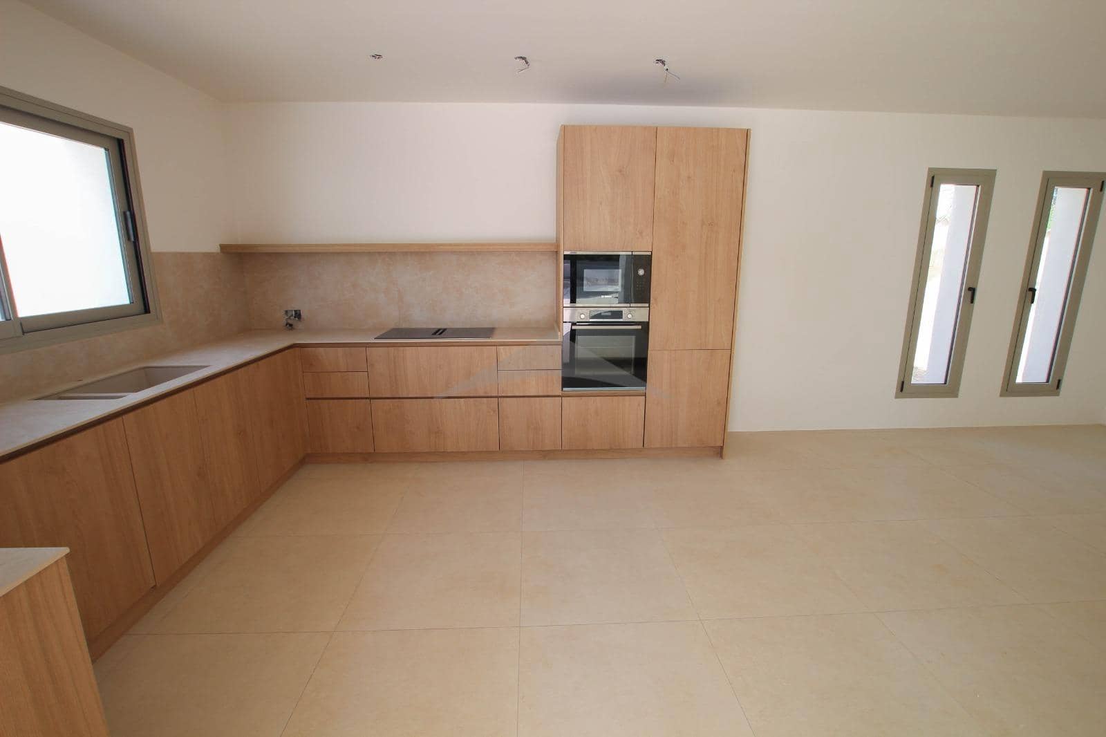 3 slaapkamer Villa te koop in Moraira met zwembad - € 1.250.000 (Ref: 8142698)