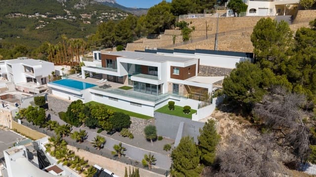 4 Zimmer Villa zu verkaufen in Calpe / Calp mit Pool Garage - 2.825.000 € (Ref: 8662740)