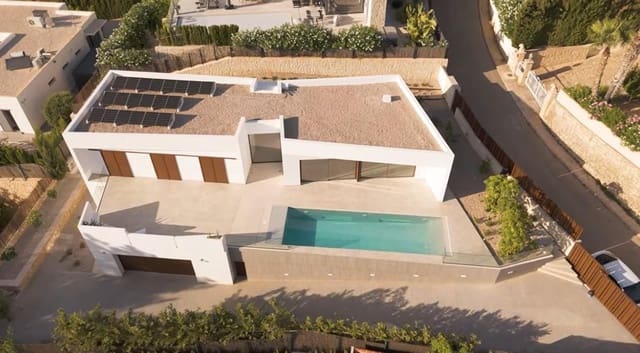 4 bedroom Villa for sale in Benissa with pool garage - € 1,370,000 (Ref: 8910970)