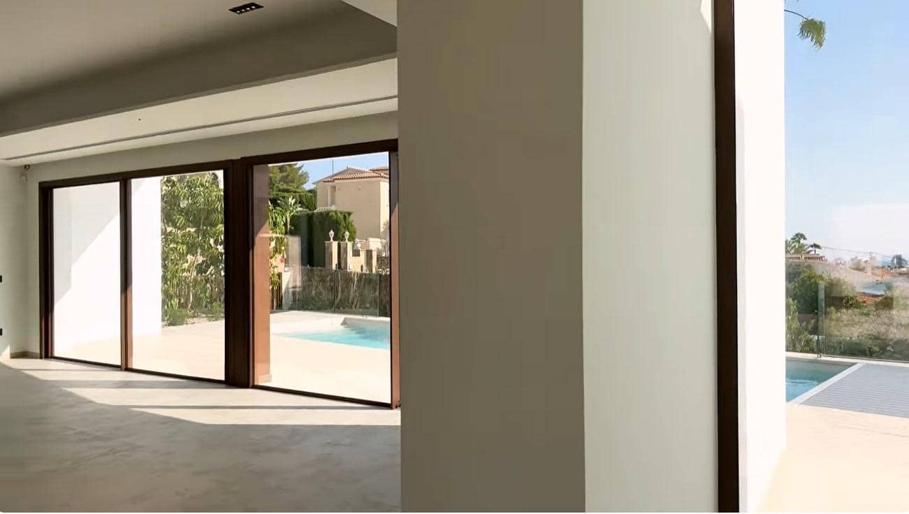 4 bedroom Villa for sale in Benissa with pool garage - € 1,370,000 (Ref: 8910970)