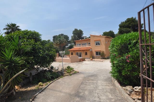 5 soveværelse Villa til salg i Benissa med swimmingpool garage - € 545.000 (Ref: 8936672)