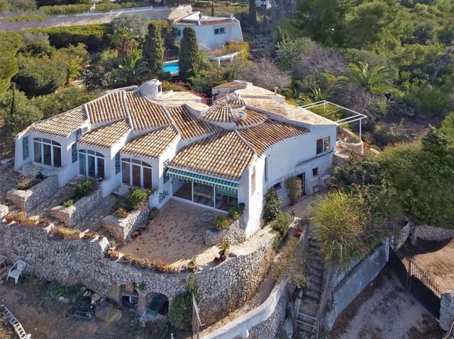 6 Zimmer Villa zu verkaufen in Cap Martí - El Tossalet - Pinomar, Javea / Xàbia mit Garage - 950.000 € (Ref: 9031411)