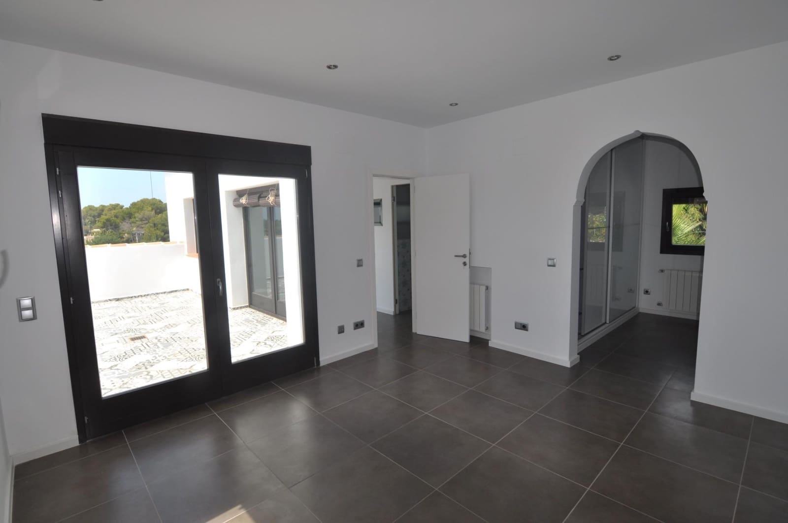 3 bedroom Villa for sale in Moraira with pool - € 1,440,000 (Ref: 9085233)