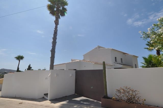 Chalet de 3 habitaciones en Moraira, Teulada-Moraira en venta con piscina - 1.440.000 € (Ref: 9085233)