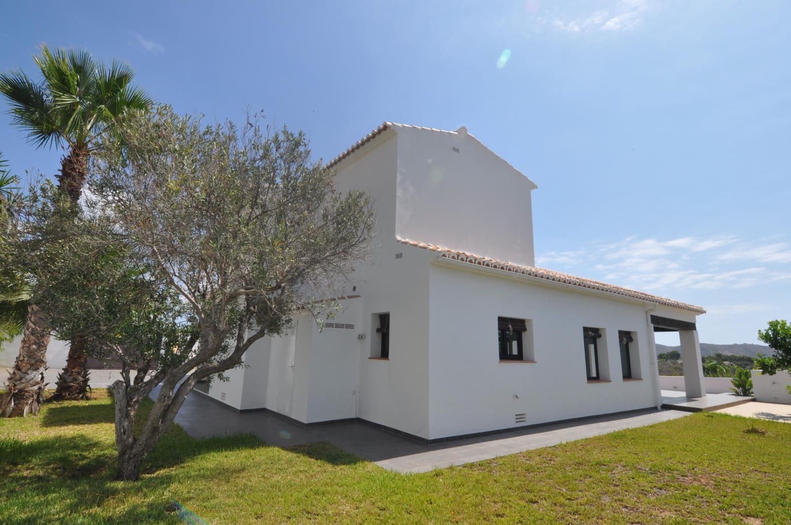 3 bedroom Villa for sale in Moraira with pool - € 1,440,000 (Ref: 9085233)