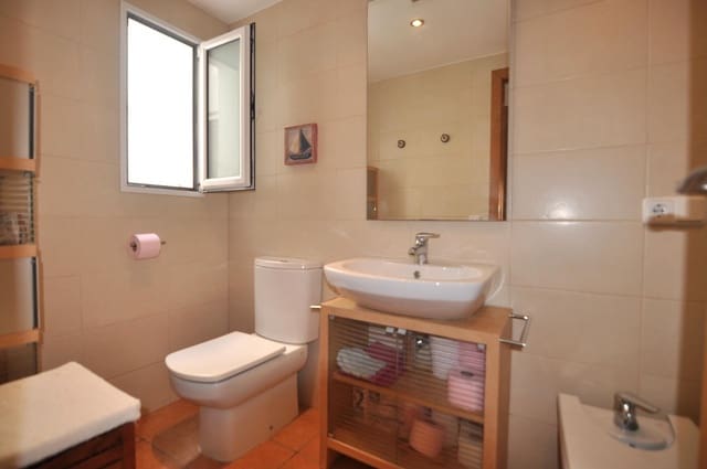 3 bedroom Beach Apartment for rent in Moraira, Teulada-Moraira - € 1,200 (Ref: 9186850)