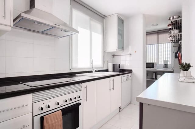 2 soveværelse Lejlighed til leje i Calpe / Calp - € 1.600 (Ref: 9491305)