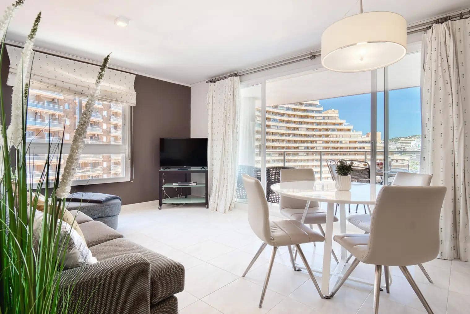 2 bedroom Apartment for rent in Calpe / Calp - € 1,600 (Ref: 9491305)