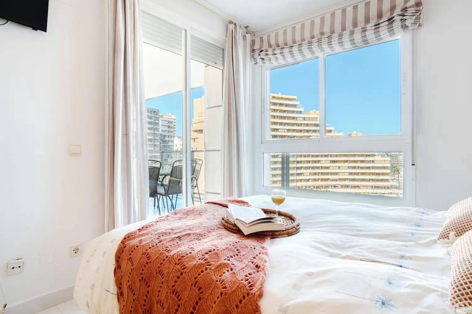 2 bedroom Apartment for rent in Calpe / Calp - € 1,600 (Ref: 9491305)