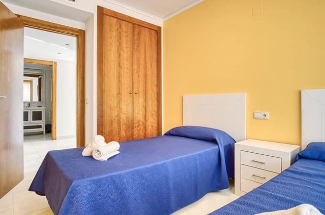 2 soveværelse Lejlighed til leje i Calpe / Calp - € 1.600 (Ref: 9491305)