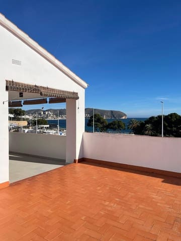 Ático de 2 habitaciones en Moraira, Teulada-Moraira en alquiler - 1.600 € (Ref: 9513390)