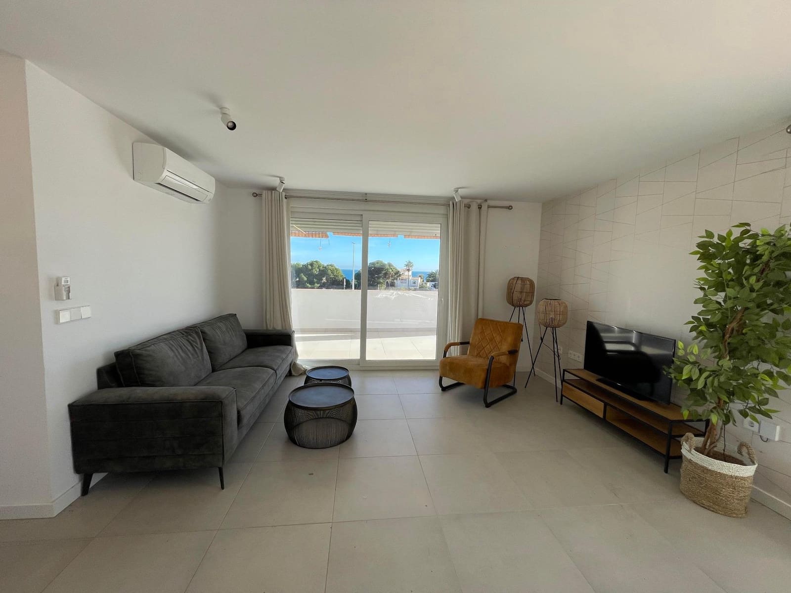 Ático de 2 habitaciones en Moraira en alquiler - 1.600 € (Ref: 9513390)