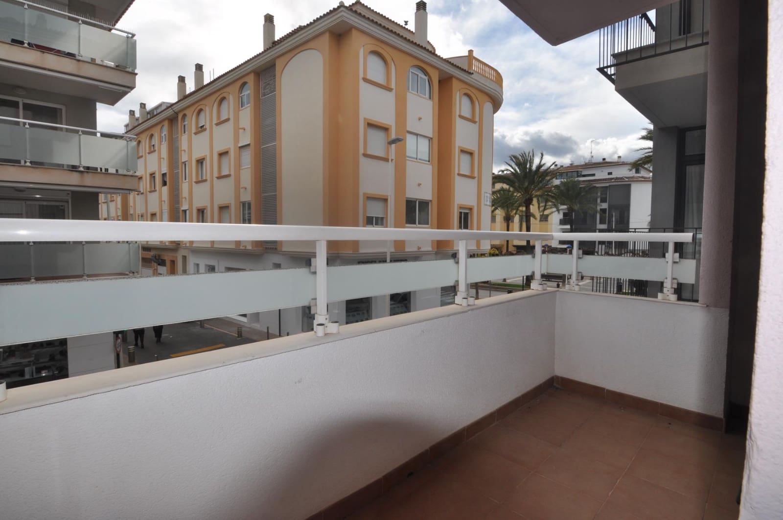 Appartement de 2 chambres à louer à Moraira - 1 100 € (Ref: 9599509)