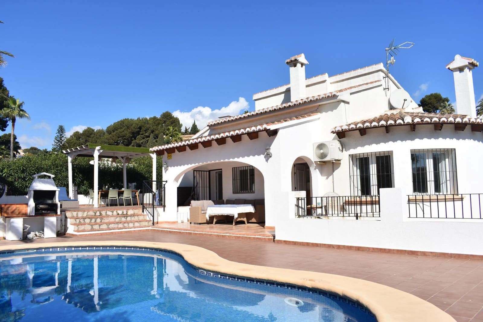 Chalet de 3 habitaciones en Moraira en venta - 650.000 € (Ref: 9711951)
