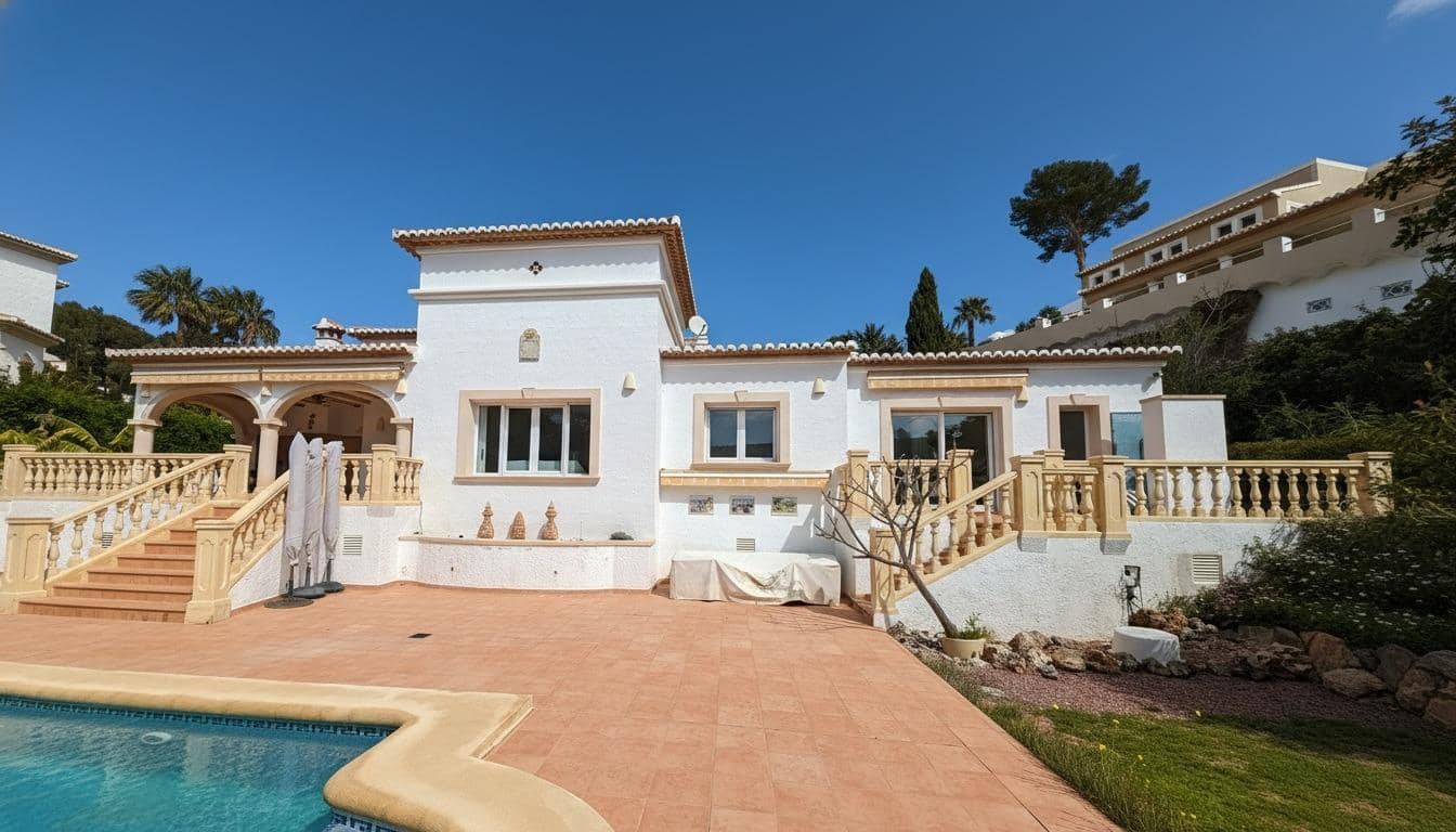 Chalet de 3 habitaciones en Moraira en venta con garaje - 695.000 € (Ref: 9719900)