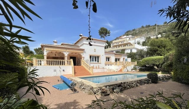 3 soveværelse Villa til salg i Moraira, Teulada-Moraira med garage - € 695.000 (Ref: 9719900)