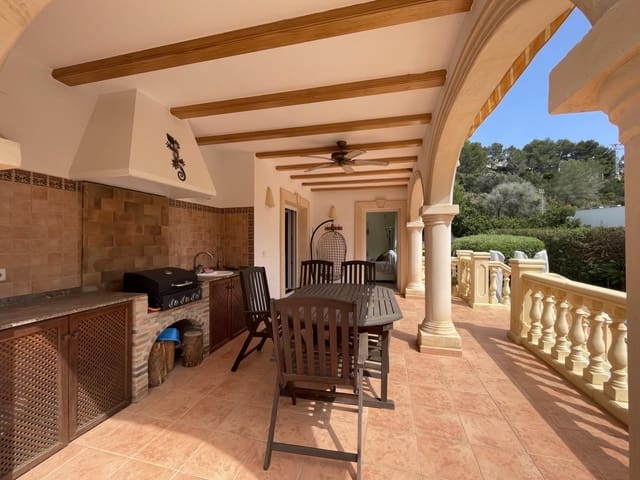 3 soveværelse Villa til salg i Moraira, Teulada-Moraira med garage - € 695.000 (Ref: 9719900)