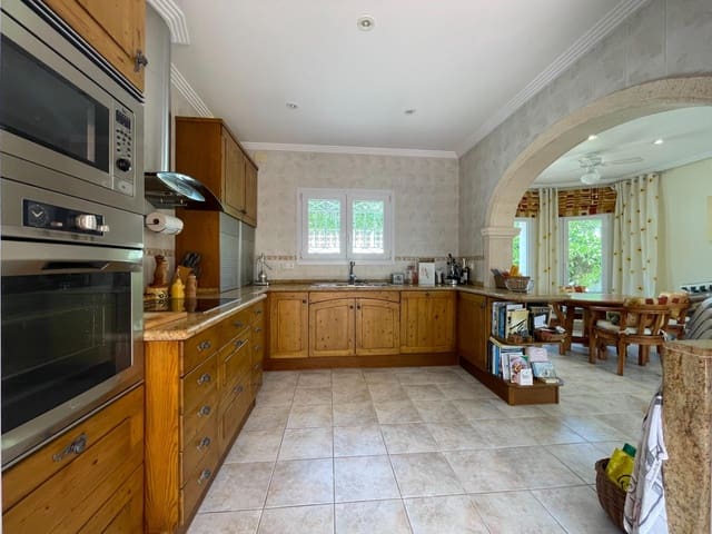 3 soveværelse Villa til salg i Moraira, Teulada-Moraira med garage - € 695.000 (Ref: 9719900)