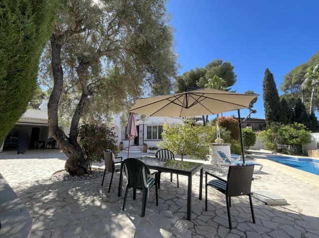 4 makuuhuone Huvila myytävänä paikassa Moraira, Teulada-Moraira mukana uima-altaan 
autotalli - 850 000 € (Ref: 9738541)