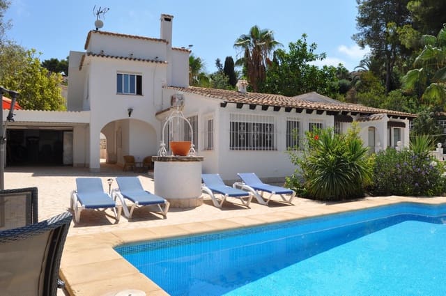 4 soverom Villa til salgs i Moraira, Teulada-Moraira med svømmebasseng garasje - € 850 000 (Ref: 9738541)
