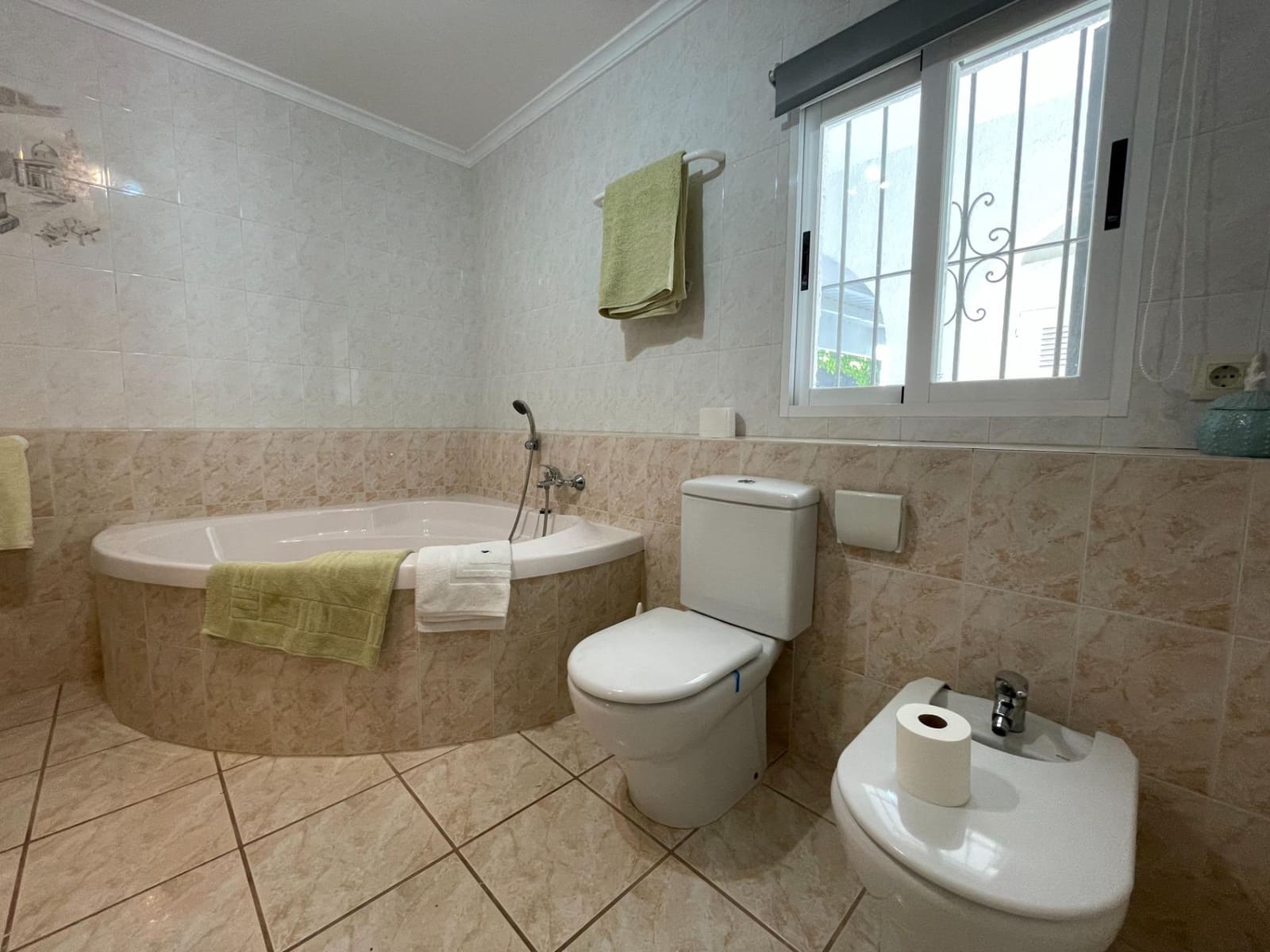 4 bedroom Villa for sale in Moraira with pool garage - € 850,000 (Ref: 9738541)